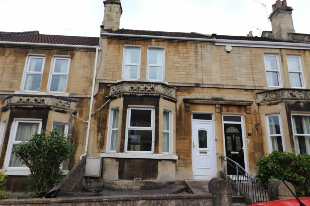 3 bedroom terraced house for rent in Lyndhurst Road, Oldfield Park, Bath, BA2