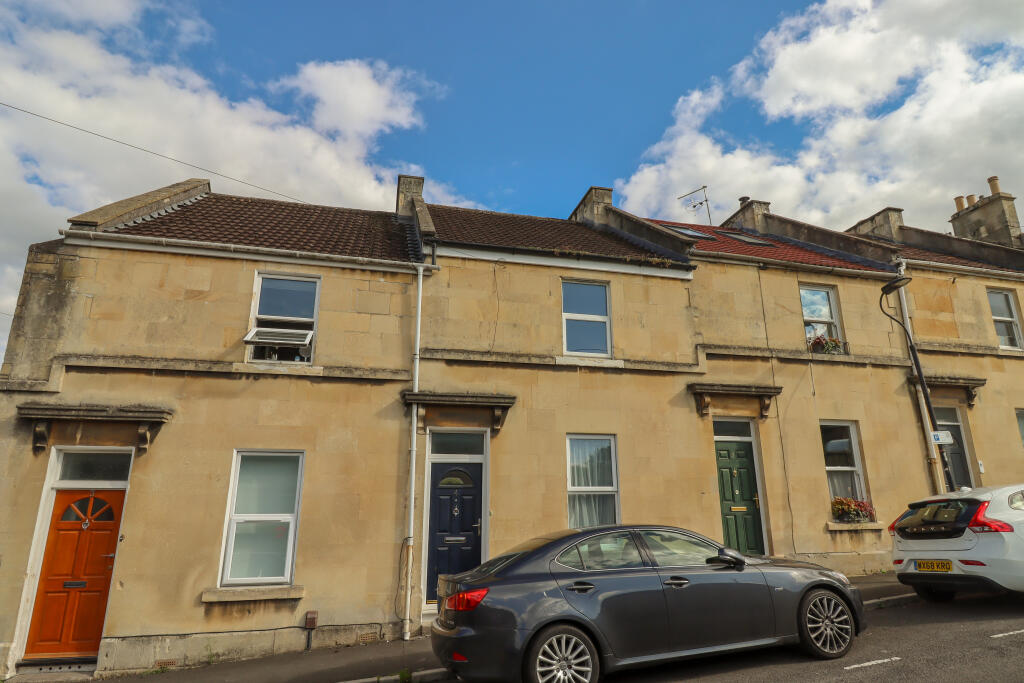 4 bedroom terraced house for sale in Sydenham Buildings, Oldfield Park, Bath, BA2