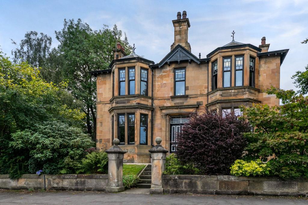 3 bedroom apartment for sale in Whittingehame Drive, Jordanhill