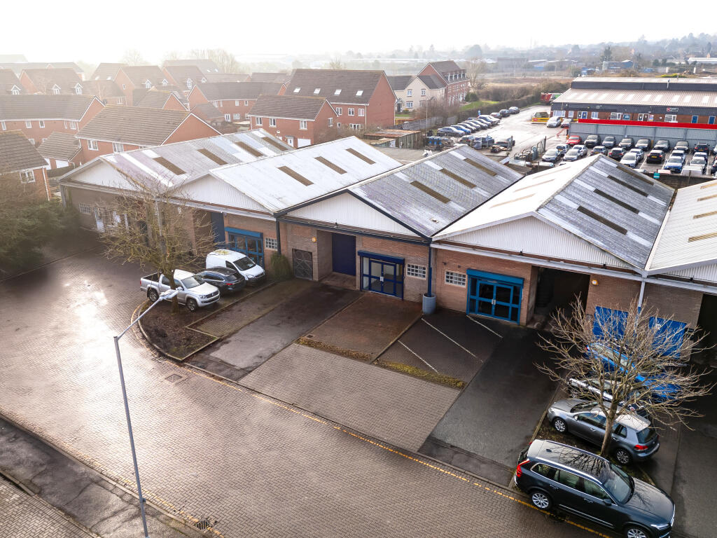Additional property image - Swan Centre Avenue Farm, Warwickshire, CV37 0HS