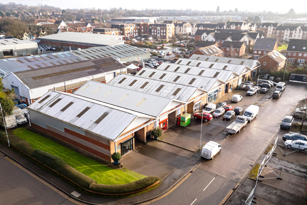 Additional property image - Swan Centre Avenue Farm, Warwickshire, CV37 0HS