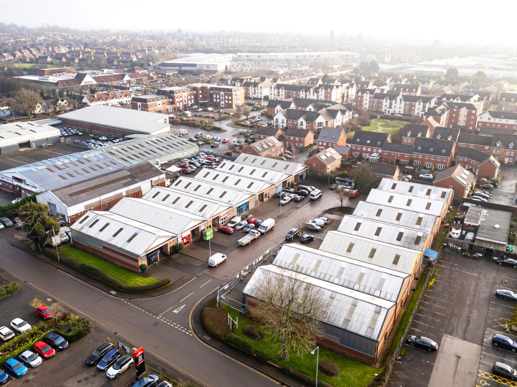 Additional property image - Swan Centre Avenue Farm, Warwickshire, CV37 0HS