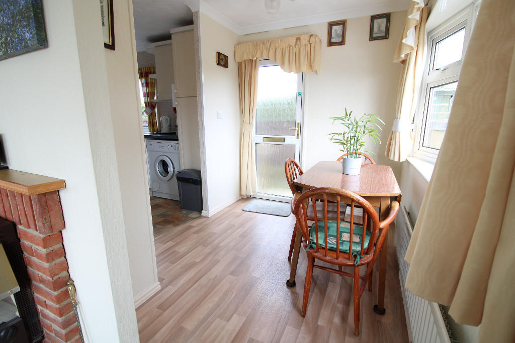 2 bedroom park home for sale in Avon View Park Homes, Oxford Road
