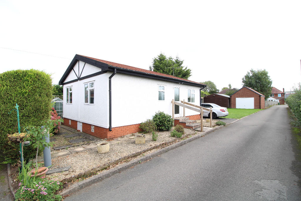 2 bedroom park home for sale in Avon View Park Homes, Oxford Road