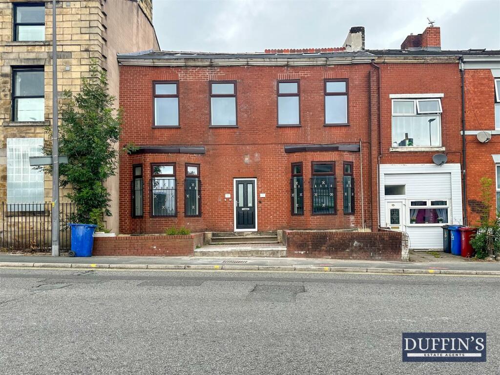 2 bedroom flat for rent in Preston New Road, Blackburn, BB2