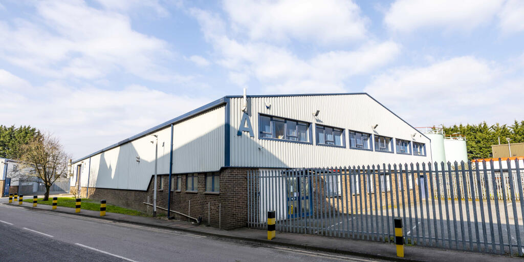 Main image of property: Beadle Trading Estate, Cambridge, CB5 8PD