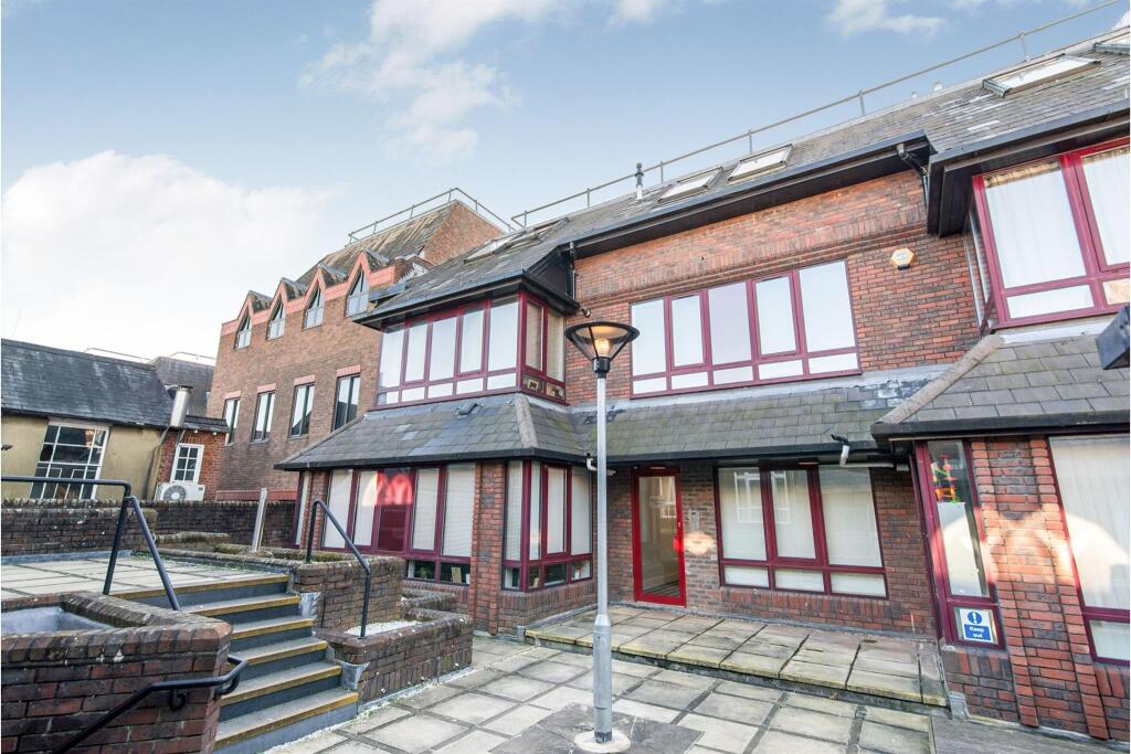 Main image of property: 15-16 London Street, BASINGSTOKE