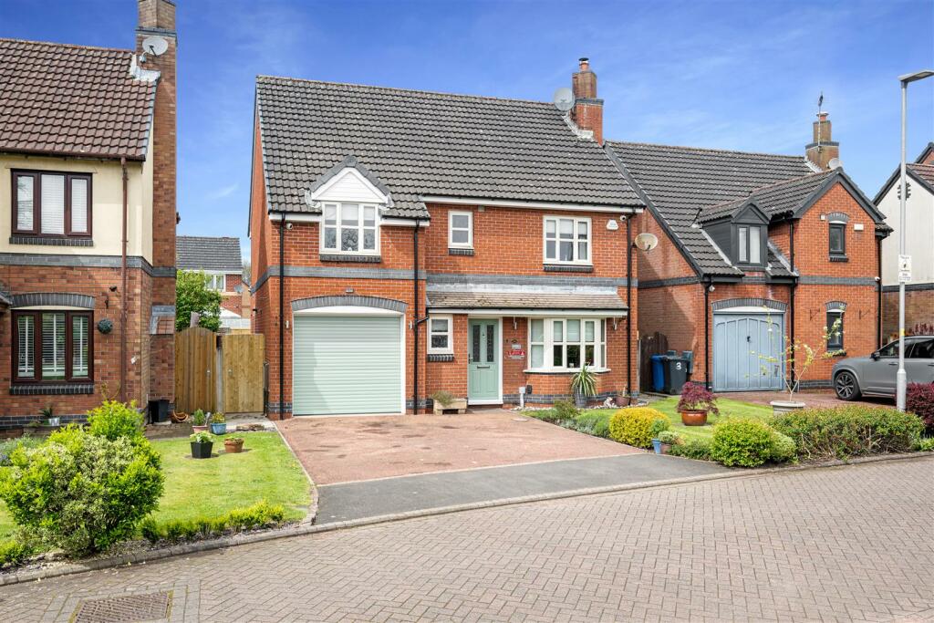 4 bedroom detached house for sale in Claydon Gardens, Rixton, Warrington, WA3