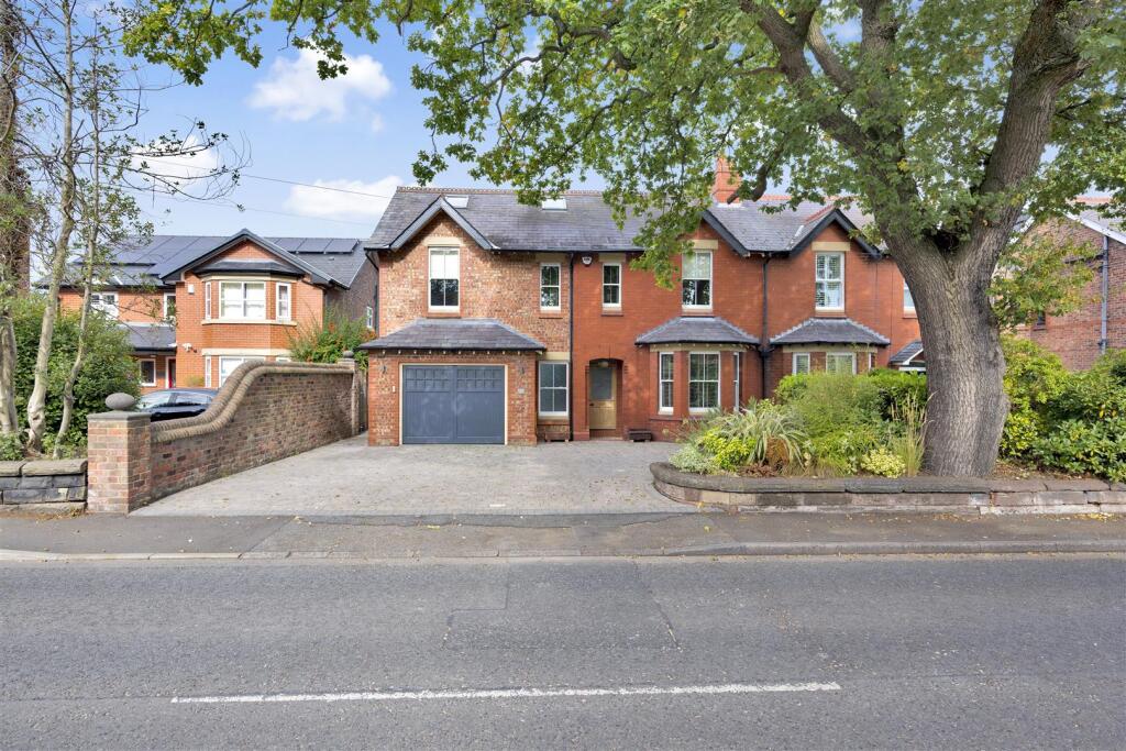 Main image of property: Higher Lane, Lymm