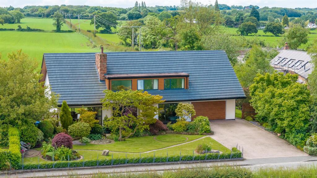 Main image of property: Weaste Lane, Thelwall
