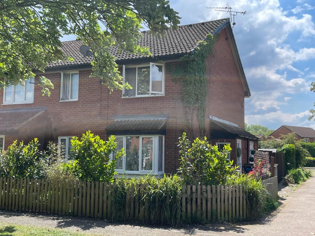 Main image of property: Syon Gardens, Newport Pagnell, Buckinghamshire, MK16