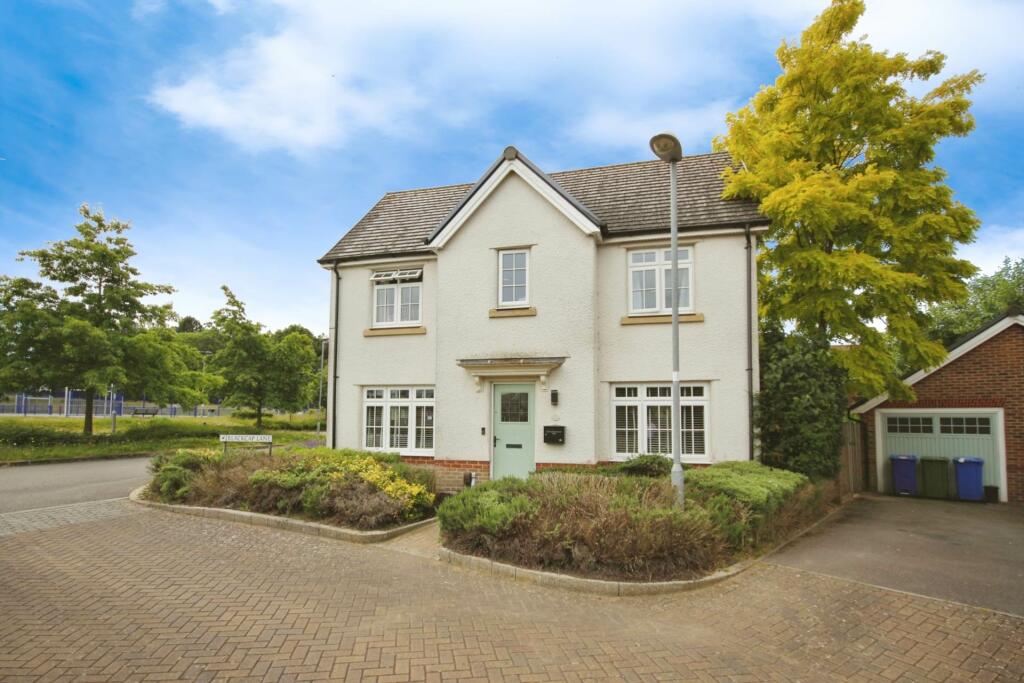 4 bedroom detached house for sale in Blackcap Lane, Park, RG12