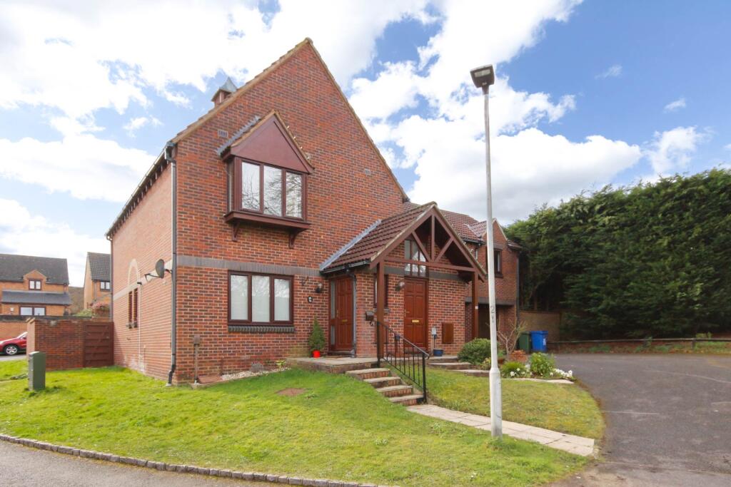 Main image of property: Top Common, Warfield