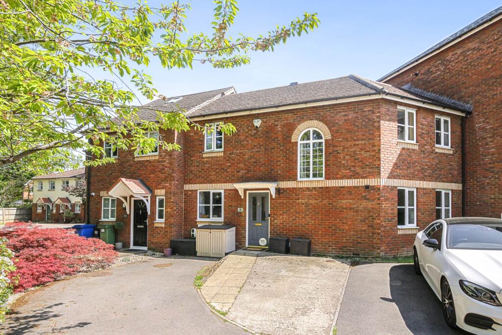 Main image of property: Setter Combe, Warfield