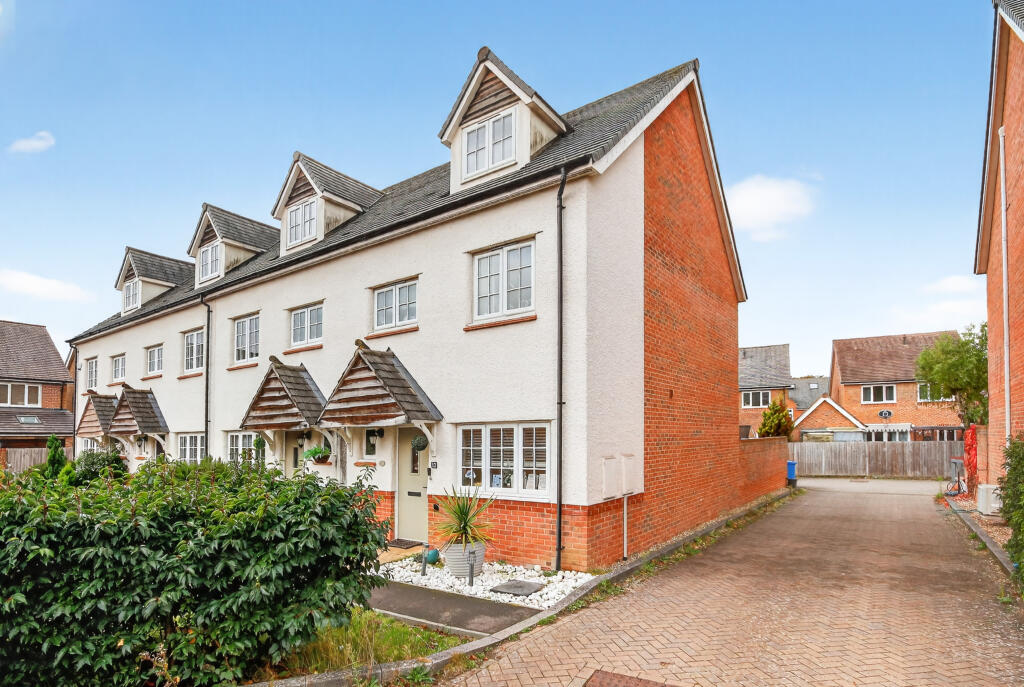 Main image of property: Stonechat Croft, Bracknell, RG12