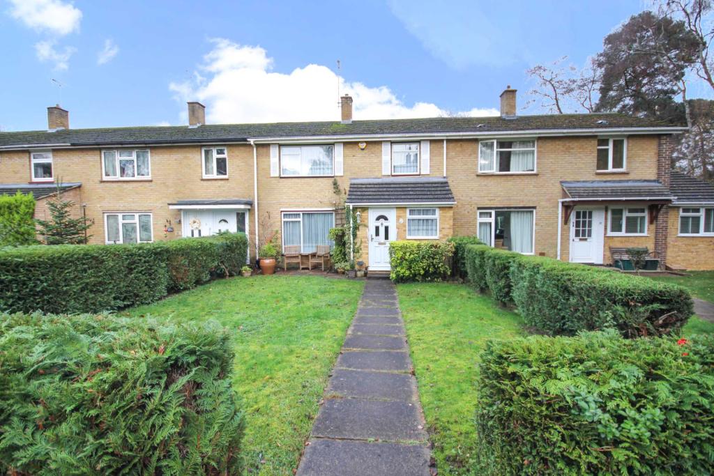 3 bedroom terraced house for sale in Segsbury Grove, Bracknell, RG12