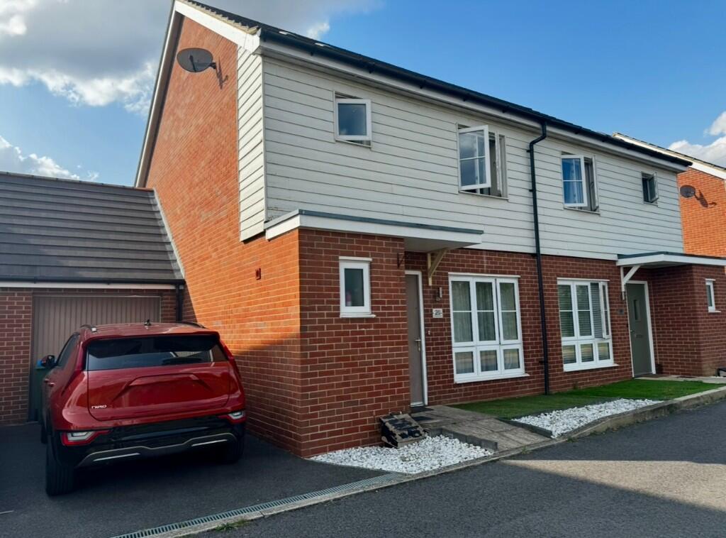Main image of property: Pershore Way, Aylesbury, Buckinghamshire, HP18