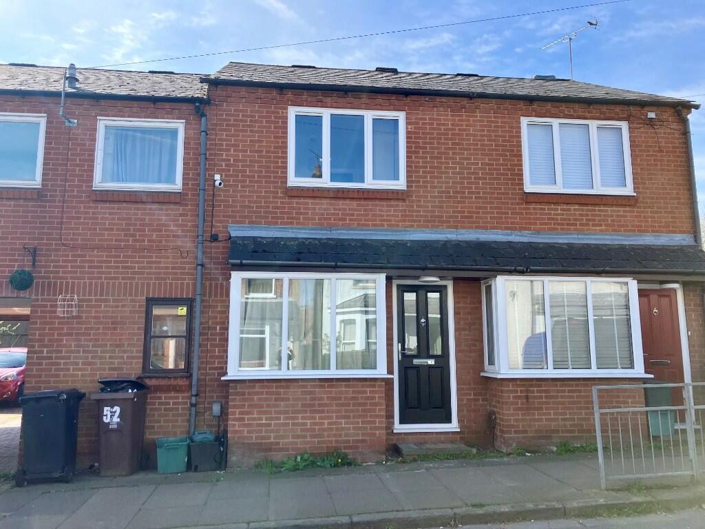 2 bedroom terraced house for rent in Burnham Road, St. Albans, Hertfordshire, AL1 4QW, AL1