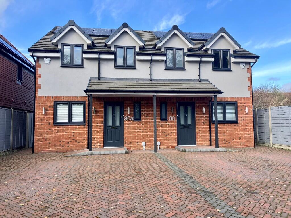 Main image of property: Oaklands Lane, St. Albans, Hertfordshire, AL4 0HS