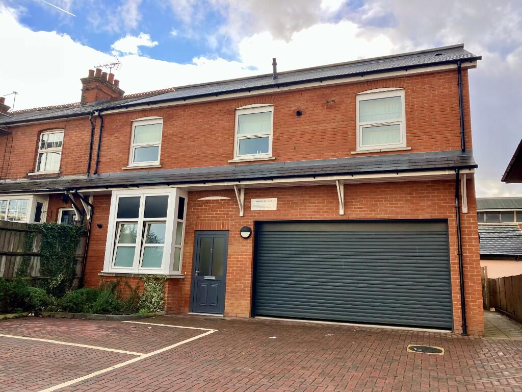 Main image of property: High Street, London Colney, St. Albans, Hertfordshire, AL2