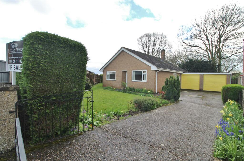 3 bedroom detached bungalow for sale in Paddock Close, Ropsley