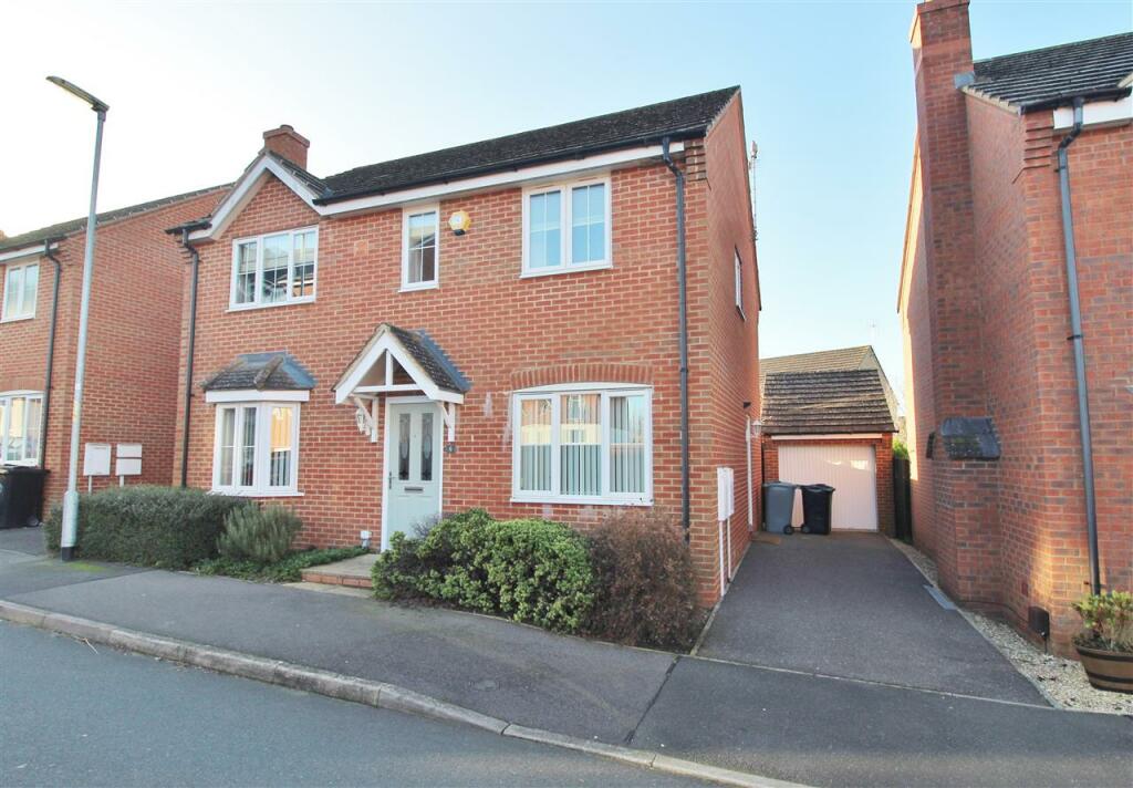 4 bedroom detached house for sale in Bolsover Road, Grantham, NG31