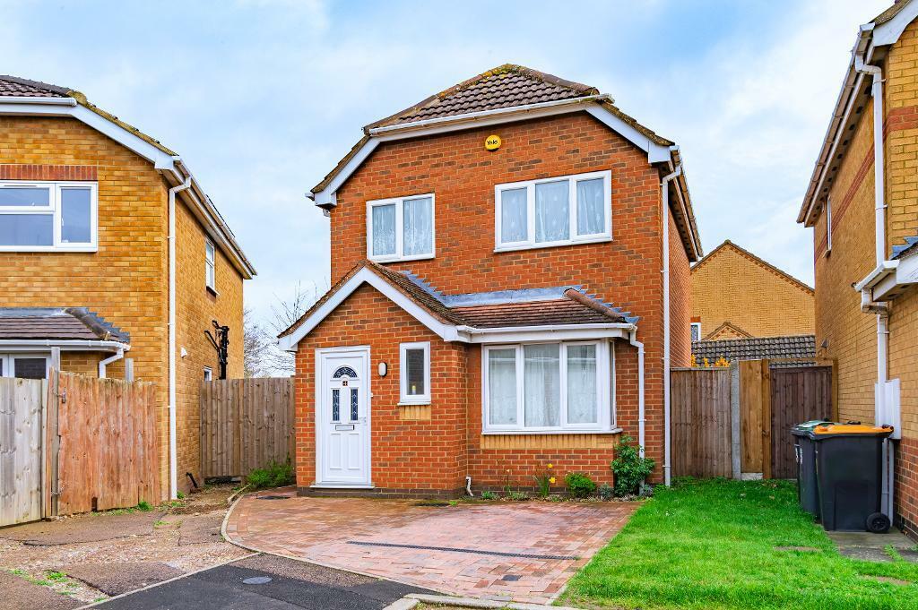 3 bedroom detached house for sale in Little Townsend Close, Elstow