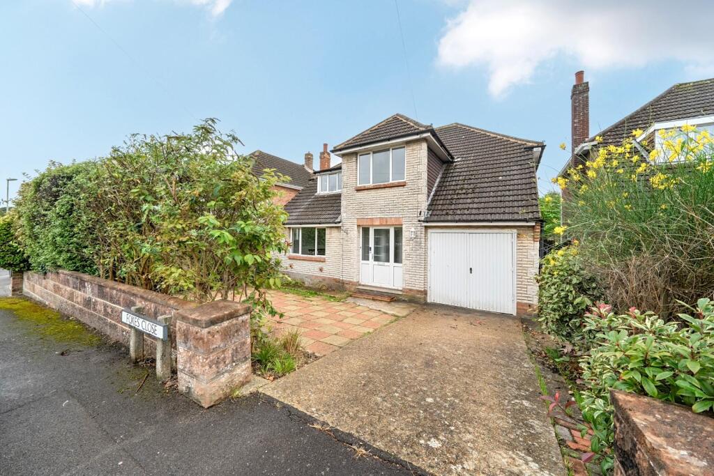 Main image of property: Foxes Close, Waterlooville