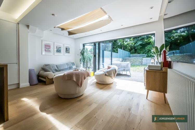 Main image of property: Brondesbury Villas, London
