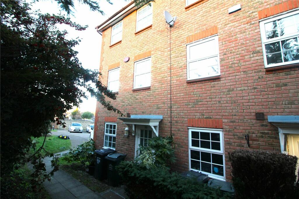 4 bedroom end of terrace house for rent in Hawley Road, Dartford, Kent, DA1