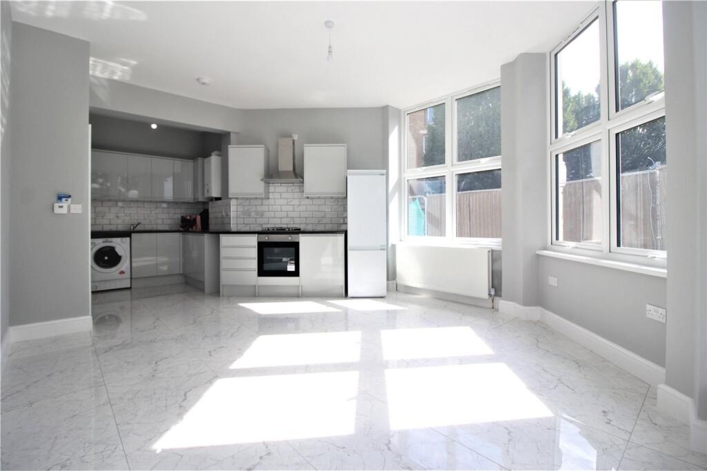 Main image of property: 22 The Grove, Gravesend, Kent, DA12