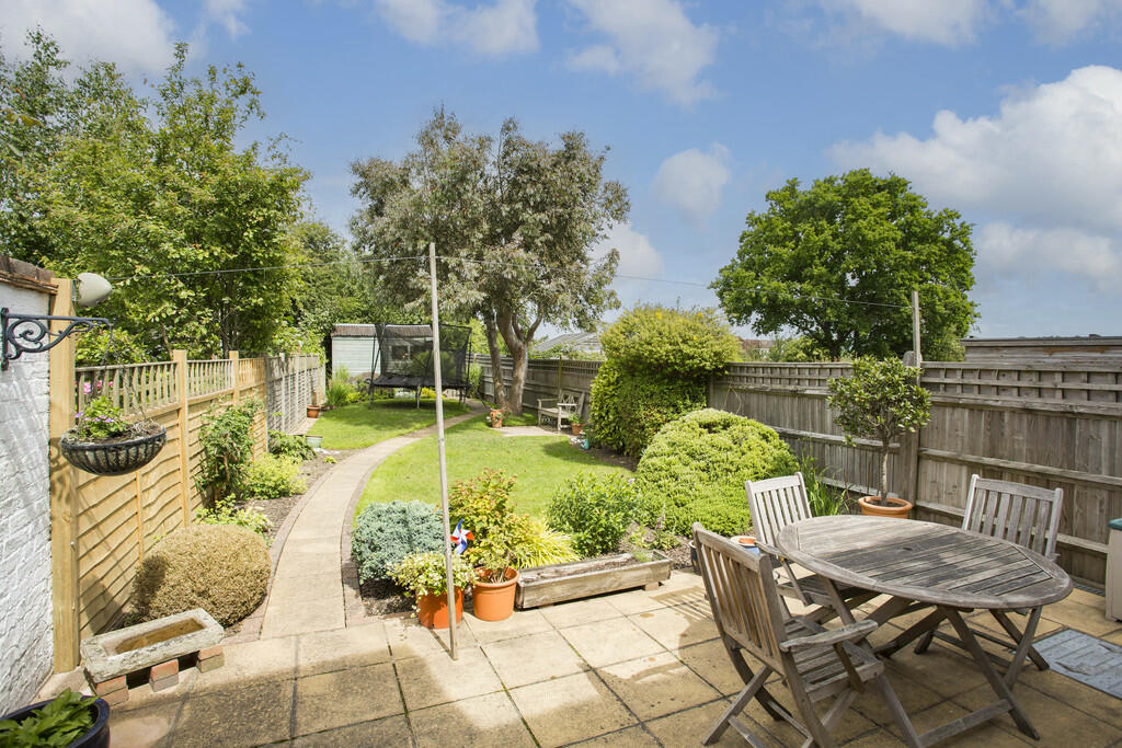 2 bedroom terraced house for sale in Northfields, Speldhurst, TN3