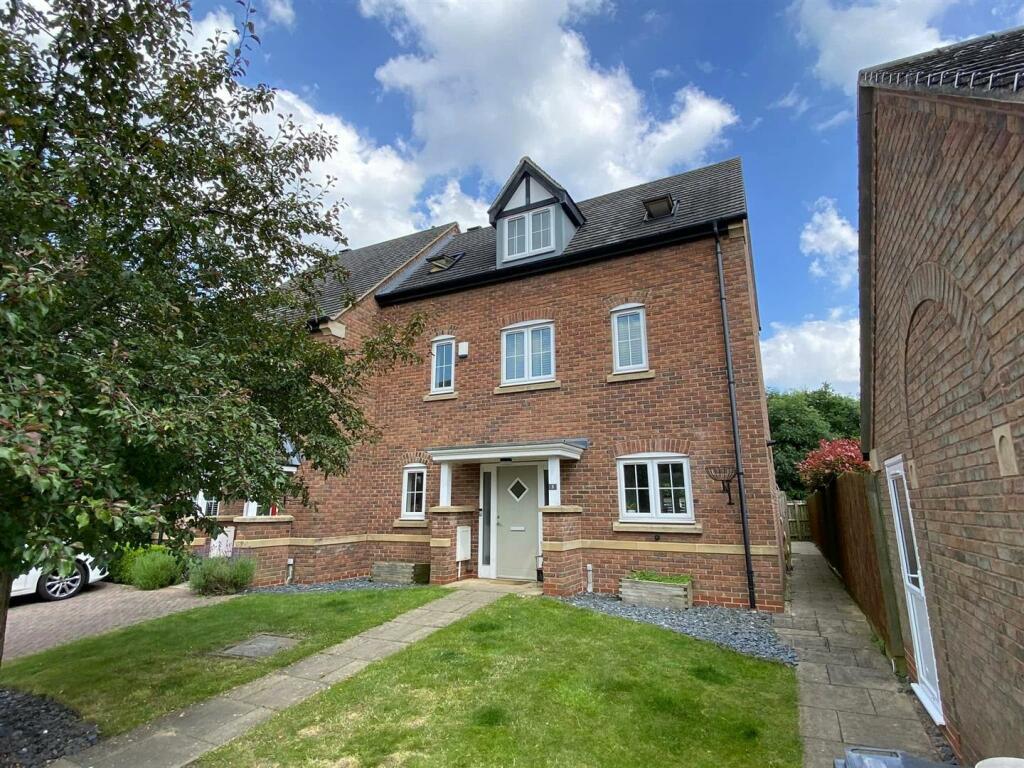 3 bedroom town house for sale in Exton Close, Syston, LE7