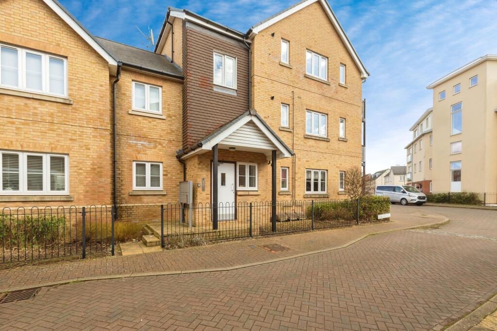 Main image of property: Barland Way, Aylesbury, Buckinghamshire, HP18