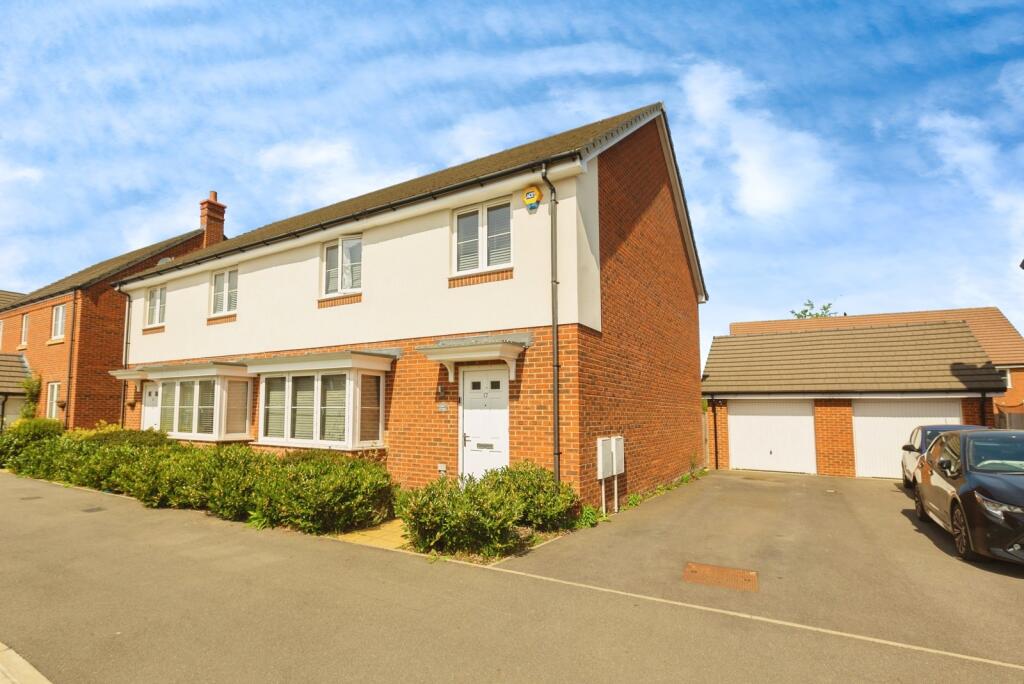 4 bedroom semi-detached house