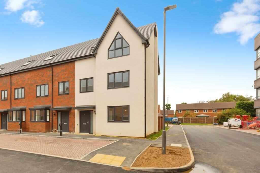 Main image of property: Eighth Avenue, Aylesbury, HP19
