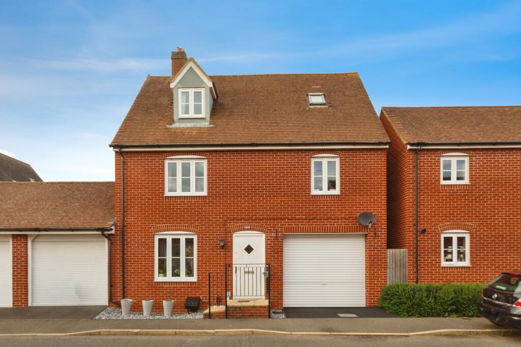 Main image of property: Wall Brown Way, Aylesbury, Buckinghamshire, HP19