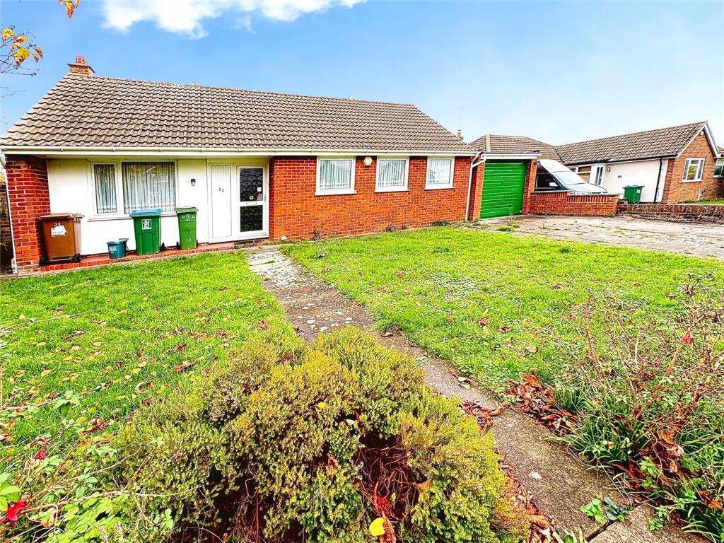 Main image of property: Earlswood Close, AYLESBURY, Buckinghamshire, HP21