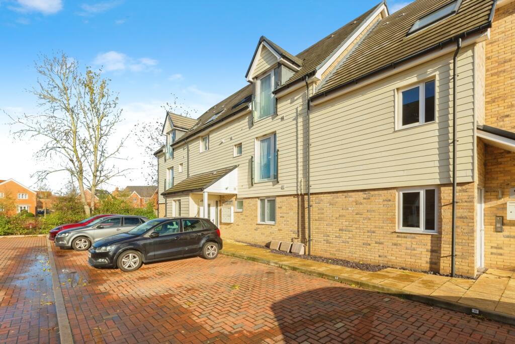 Main image of property: Cameo Court, Aylesbury, Buckinghamshire, HP18