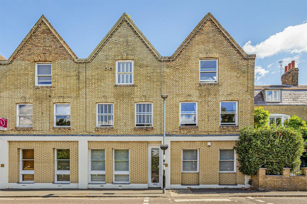 Main image of property: Sheen Lane, East Sheen, SW14