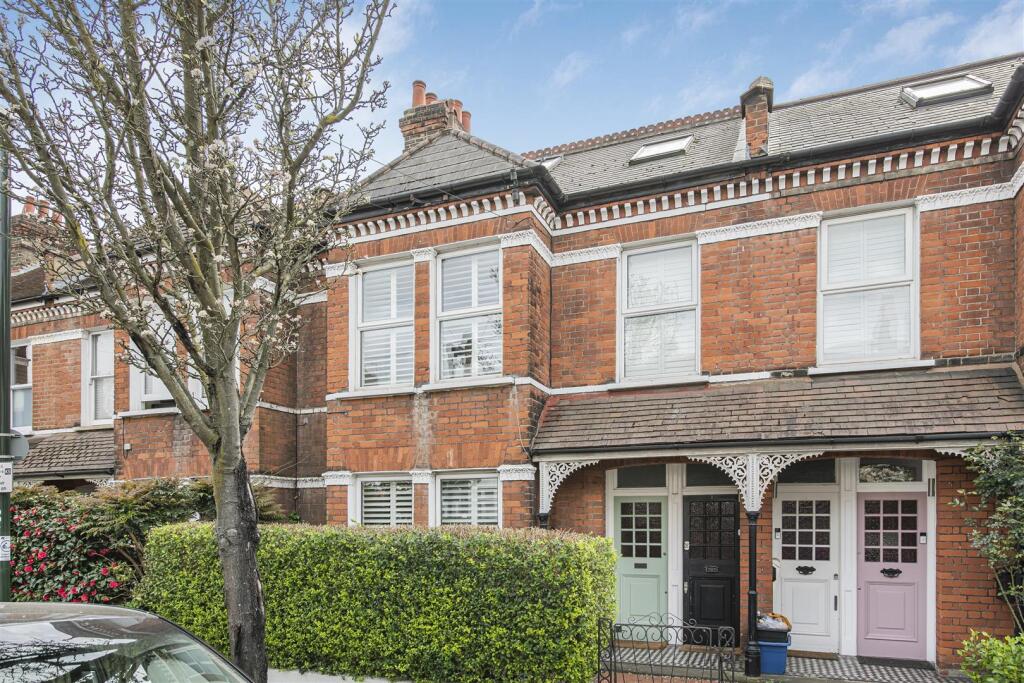 Main image of property: Kingsway, East Sheen, SW14