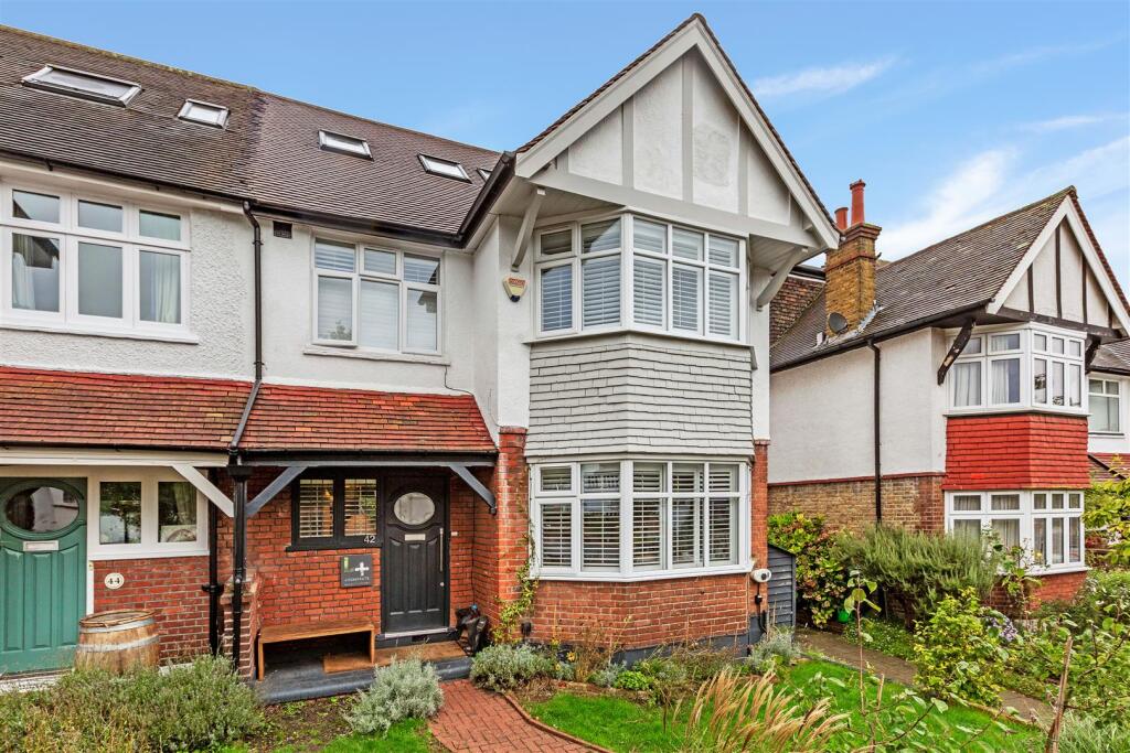 Main image of property: Hertford Avenue, East Sheen, SW14
