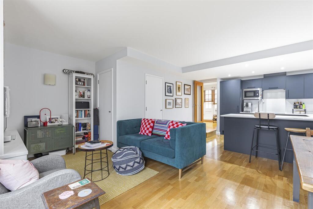 Main image of property: Scott Avenue, London