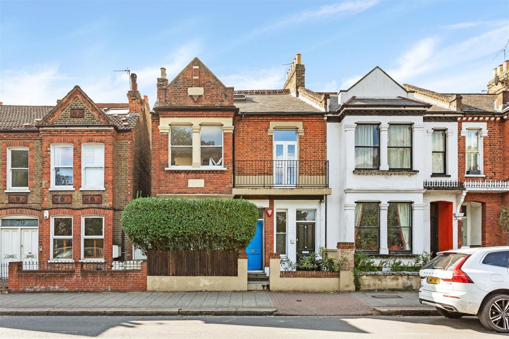 2 bedroom flat for sale in Putney Bridge Road, Putney, SW15