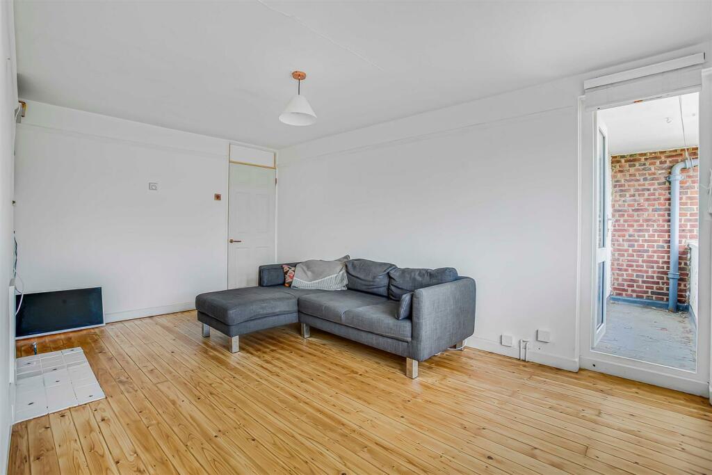 2 bedroom flat for sale in Westfields Avenue, Barnes, SW13