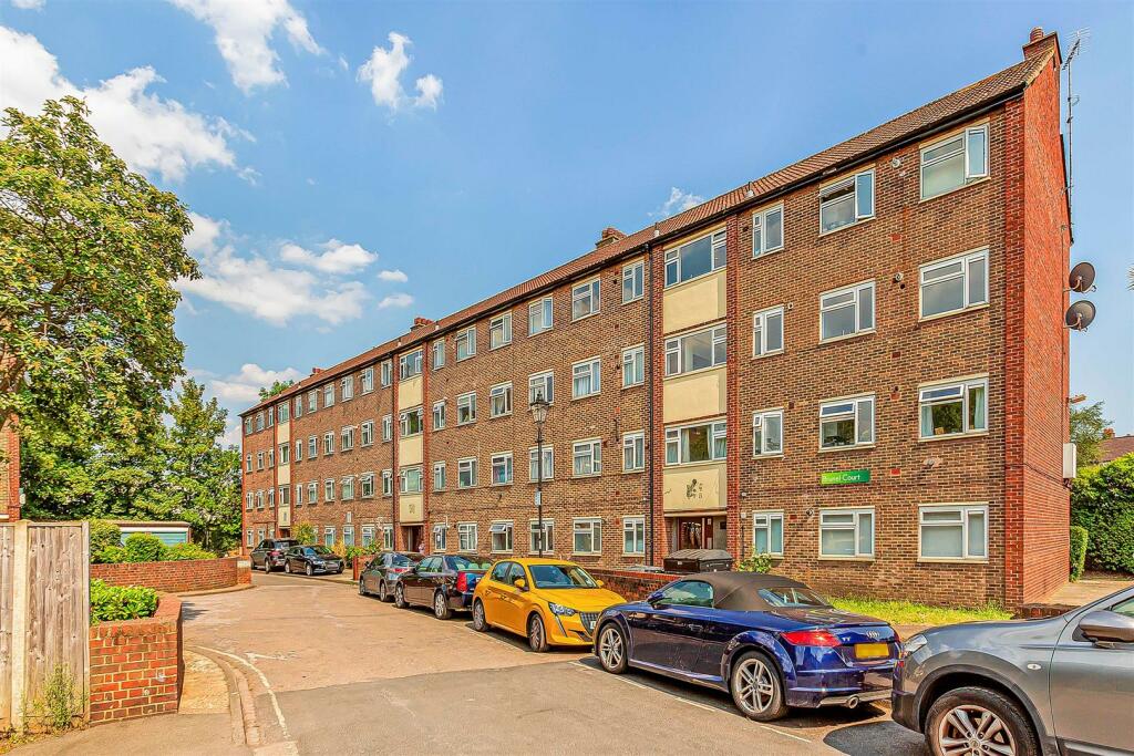2 bedroom flat for sale in Westfields Avenue, Barnes, SW13