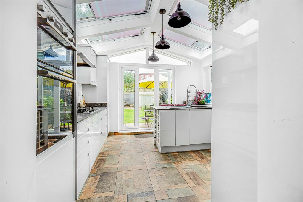 Main image of property: Washington Road, Barnes, London, SW13