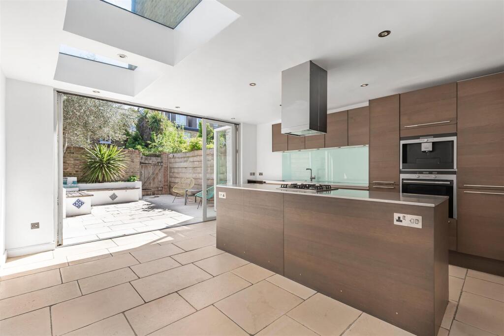 Main image of property: Second Avenue, London, SW14