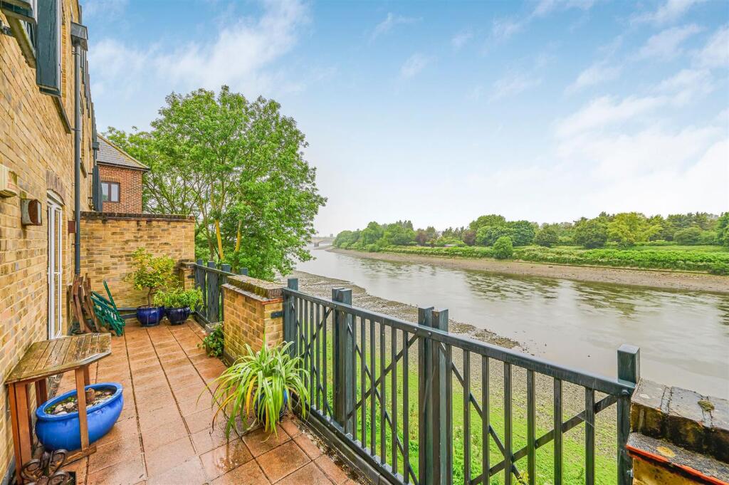 Main image of property: Mortlake High Street, Mortlake, London, SW14