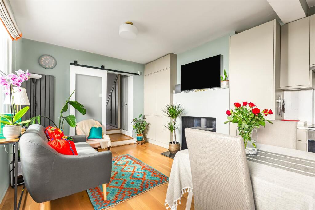 Main image of property: Second Avenue, London, SW14